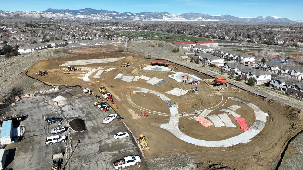 Vista aérea de un nuevo parque holístico basado en la salud que se está construyendo.