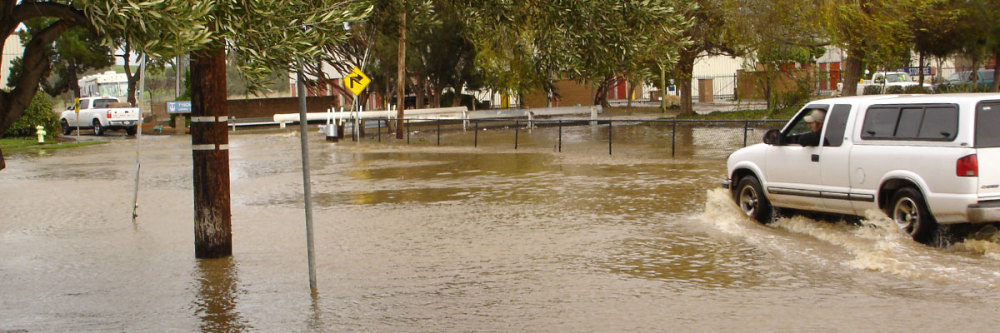 Haven-Avenue-street-flooding-near-Bayfront-Canal